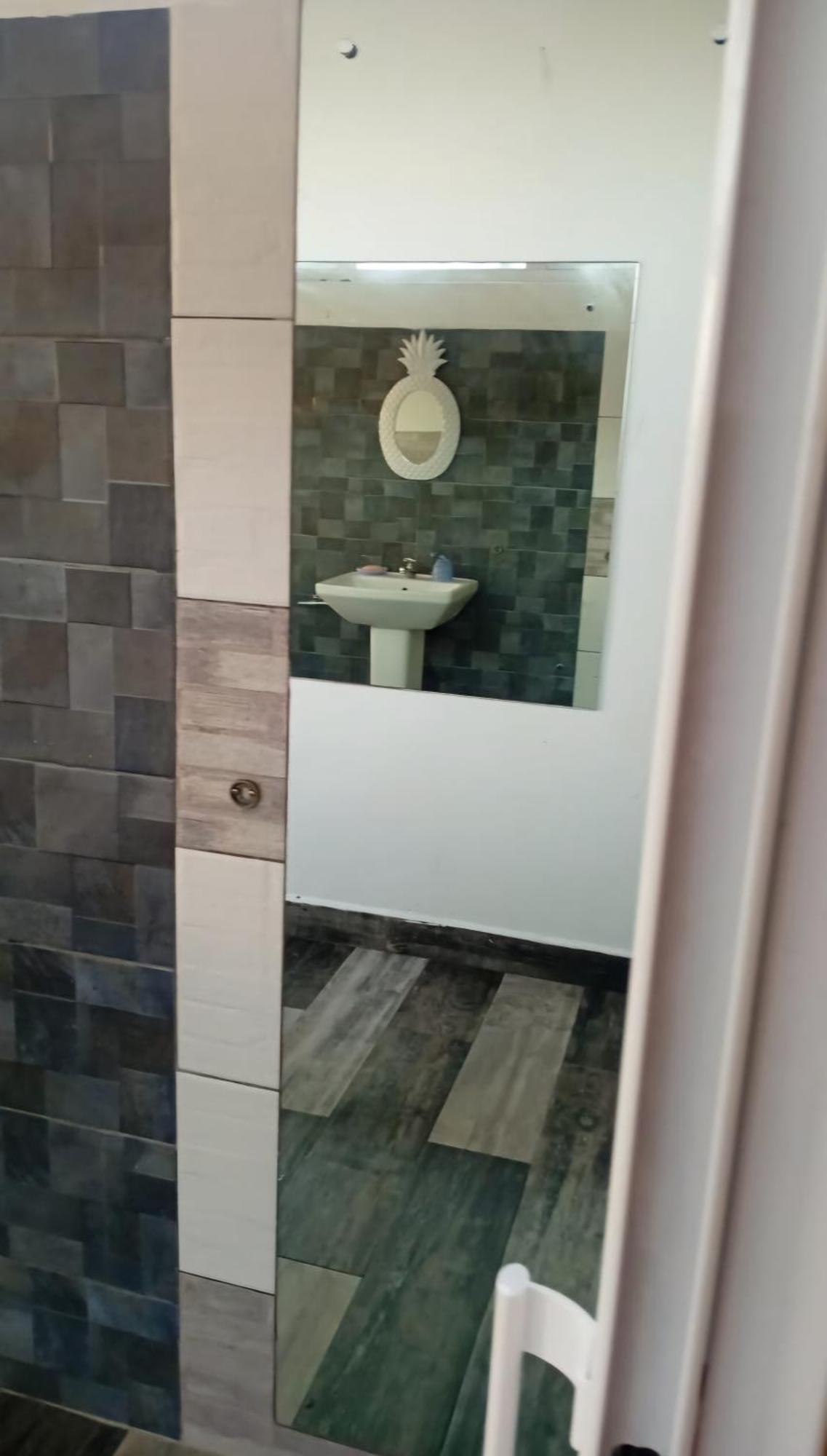 Cheerful 1 Bed Vacation Home With Tours & Facilities 拉高莱特 外观 照片